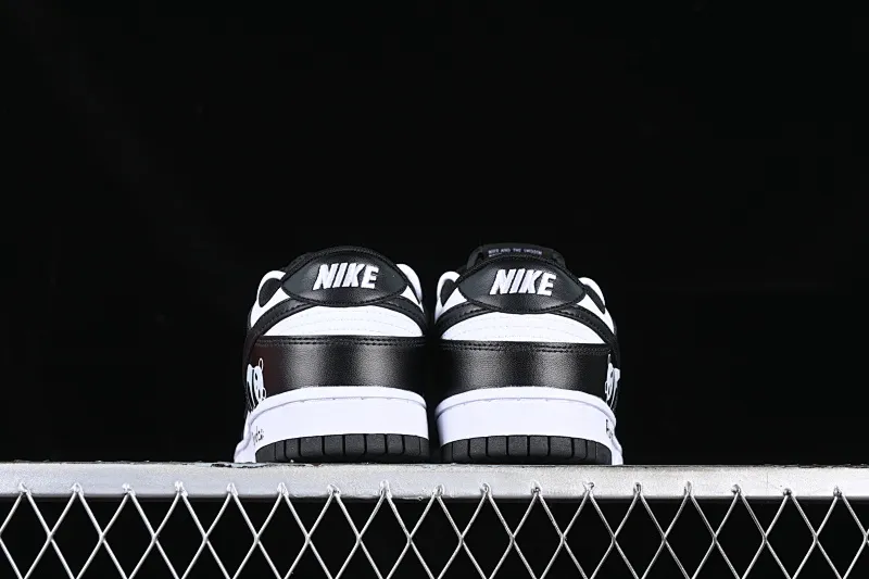 All Categories Nk SB Dunk Series Nk SB Dunk Low Low-top sneakers Nk Dunk Low Black and White Panda Customized version of deconstructed strap casual sneakers DD1391-100